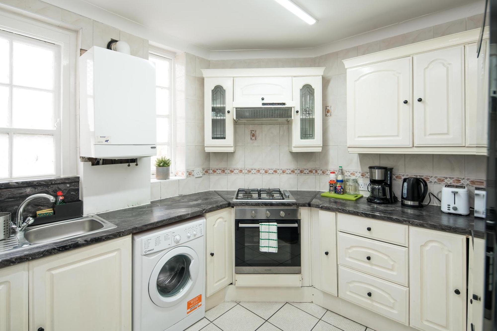 Private Double Room Shared Bathroom Near City Centre Londres Exterior foto