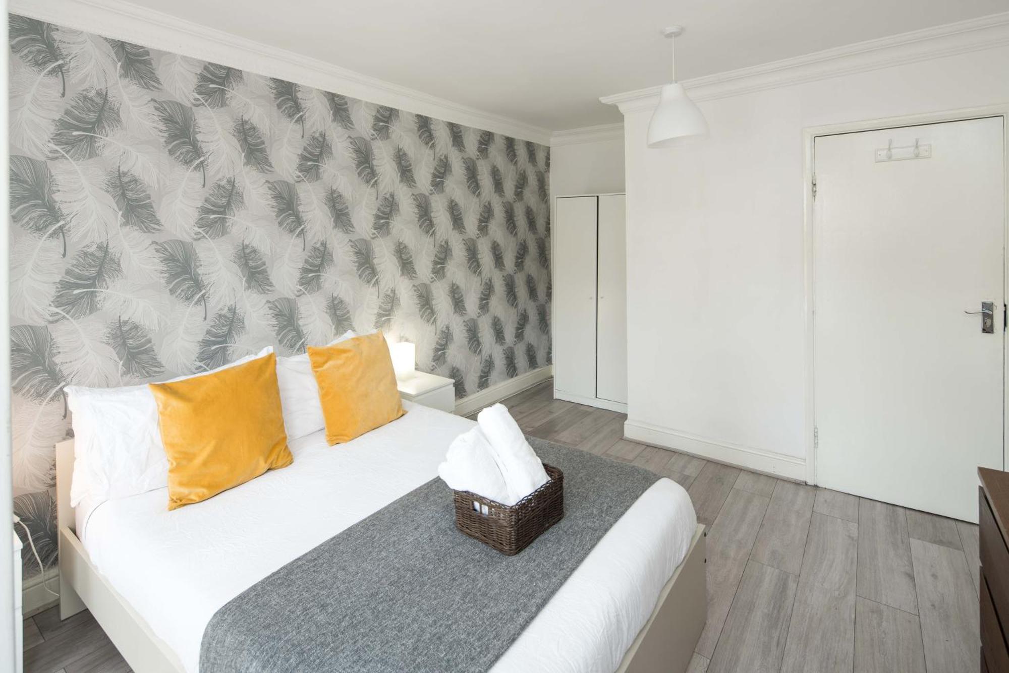 Private Double Room Shared Bathroom Near City Centre Londres Exterior foto