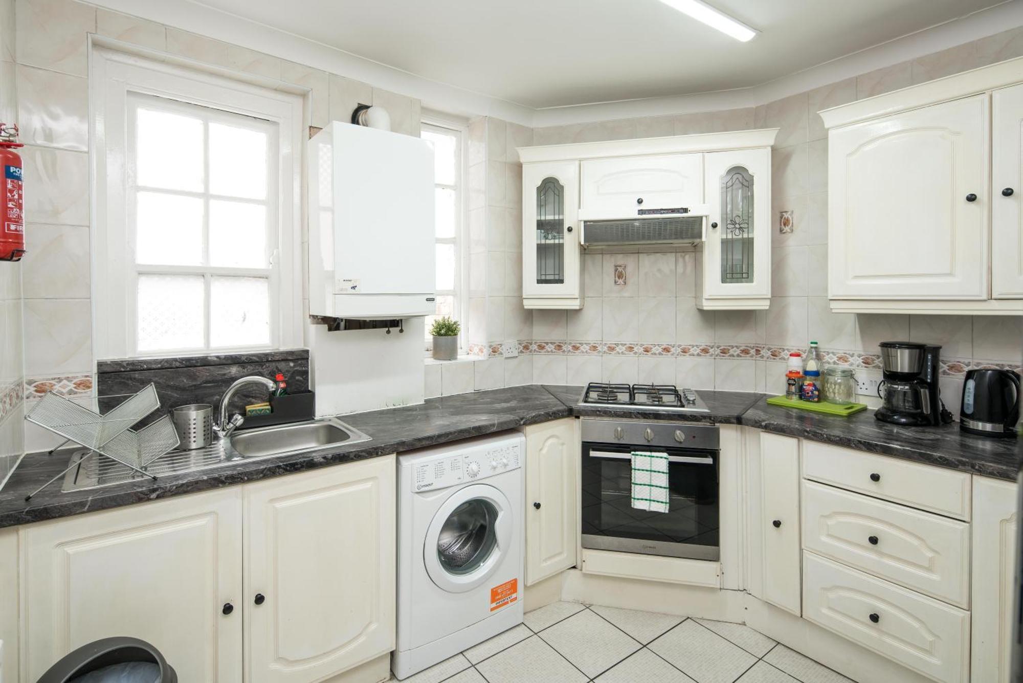 Private Double Room Shared Bathroom Near City Centre Londres Exterior foto